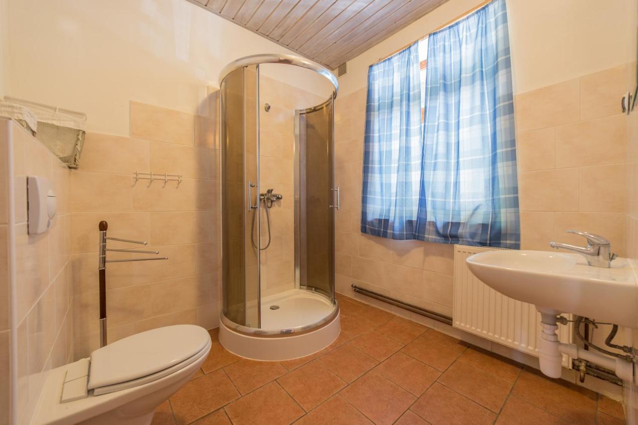 Bros Lodge